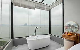 Lakeview Residence Hotel